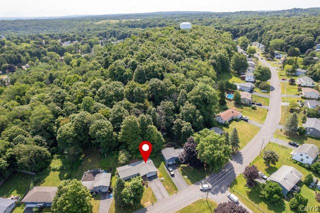 307 Oakridge Drive, Camillus, NY 13031