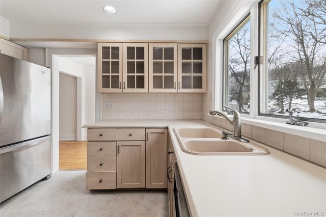 23 Garretson Road, White Plains, NY 10604