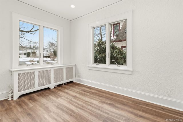 23 Garretson Road, White Plains, NY 10604