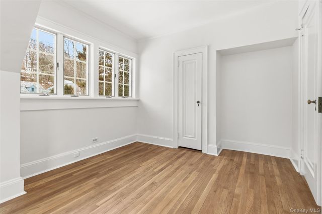 23 Garretson Road, White Plains, NY 10604