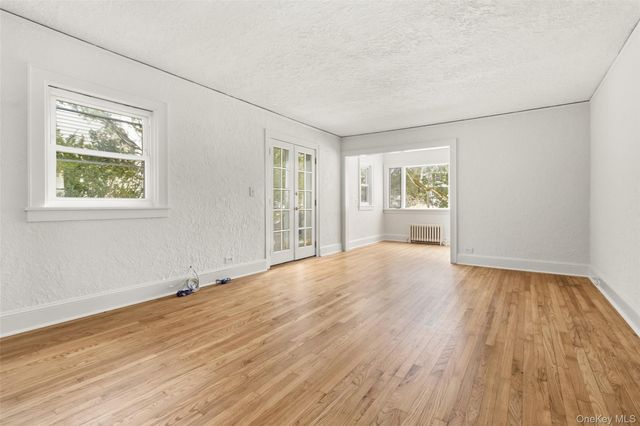 23 Garretson Road, White Plains, NY 10604