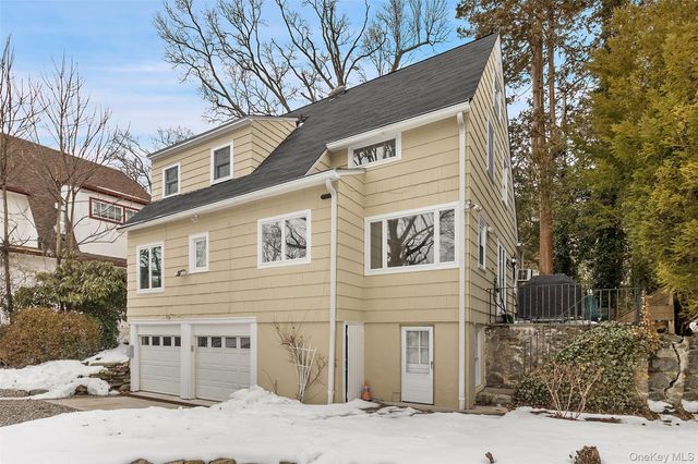 23 Garretson Road, White Plains, NY 10604