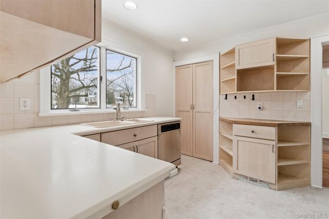 23 Garretson Road, White Plains, NY 10604