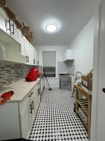 58-40 43rd Avenue 1F, Woodside, NY 11377