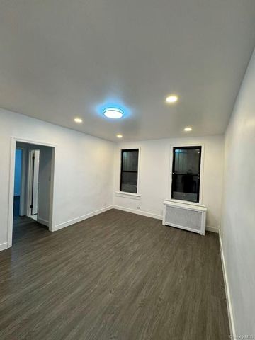 58-40 43rd Avenue 1F, Woodside, NY 11377