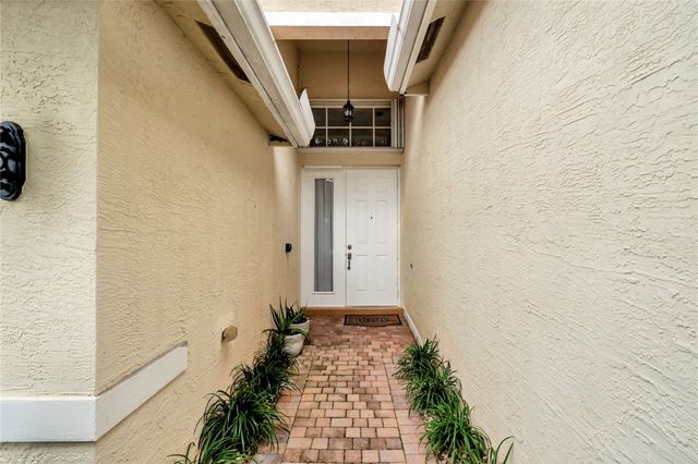 1929 Grey Falcon Circle SW, Vero Beach, FL 32962