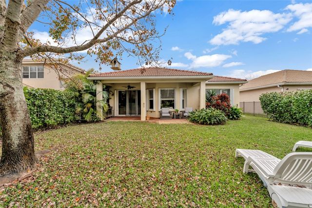 1929 Grey Falcon Circle SW, Vero Beach, FL 32962