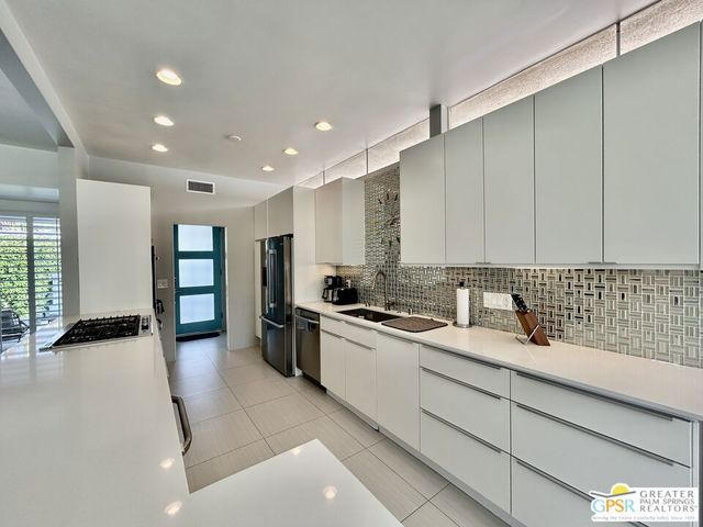 306 Desert Lakes Drive, Palm Springs, CA 92264