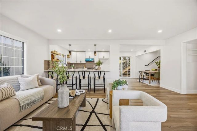 5976 Los Feliz, Buena Park, CA 90620