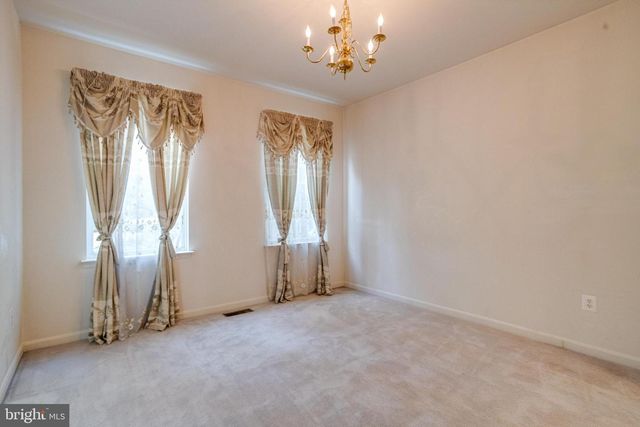 221 SEAMASTER RD, Essex, MD 21221
