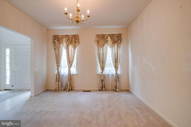 221 SEAMASTER RD, Essex, MD 21221