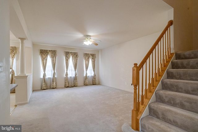 221 SEAMASTER RD, Essex, MD 21221
