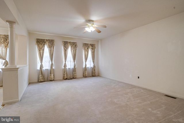 221 SEAMASTER RD, Essex, MD 21221