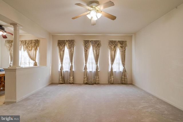 221 SEAMASTER RD, Essex, MD 21221