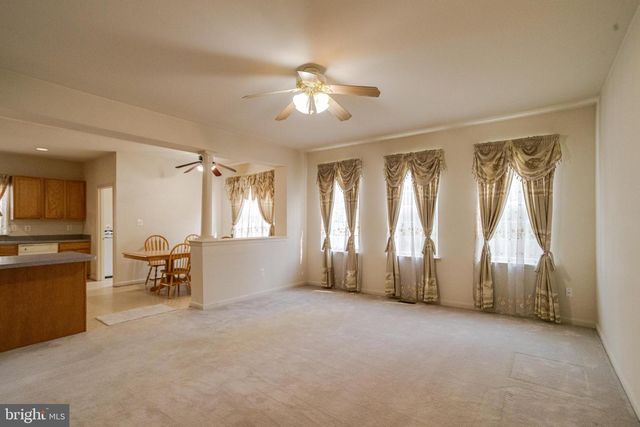 221 SEAMASTER RD, Essex, MD 21221