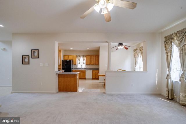 221 SEAMASTER RD, Essex, MD 21221