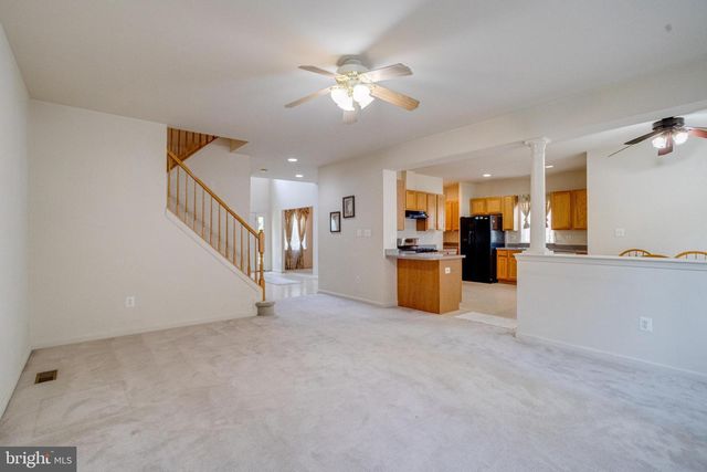 221 SEAMASTER RD, Essex, MD 21221