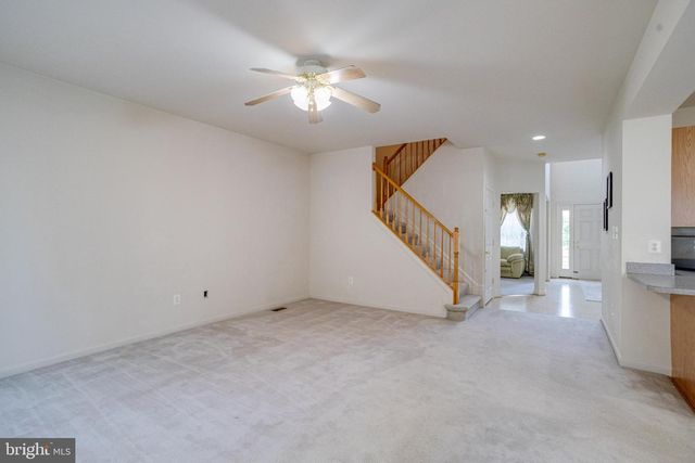 221 SEAMASTER RD, Essex, MD 21221