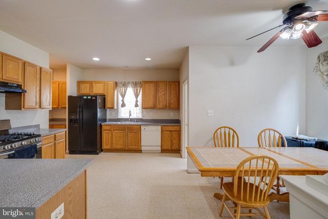 221 SEAMASTER RD, Essex, MD 21221