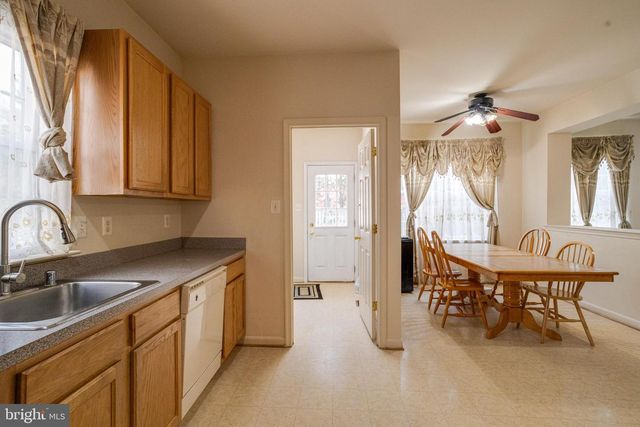 221 SEAMASTER RD, Essex, MD 21221