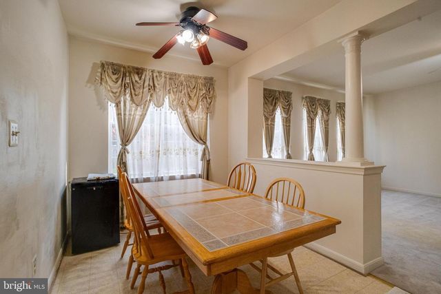 221 SEAMASTER RD, Essex, MD 21221