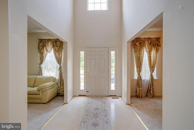 221 SEAMASTER RD, Essex, MD 21221
