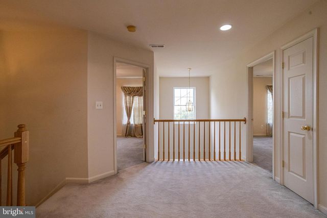 221 SEAMASTER RD, Essex, MD 21221