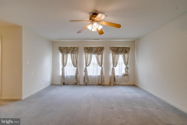 221 SEAMASTER RD, Essex, MD 21221