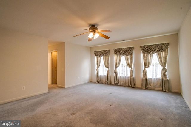 221 SEAMASTER RD, Essex, MD 21221
