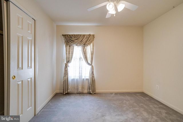 221 SEAMASTER RD, Essex, MD 21221