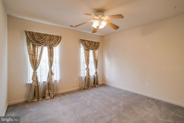 221 SEAMASTER RD, Essex, MD 21221