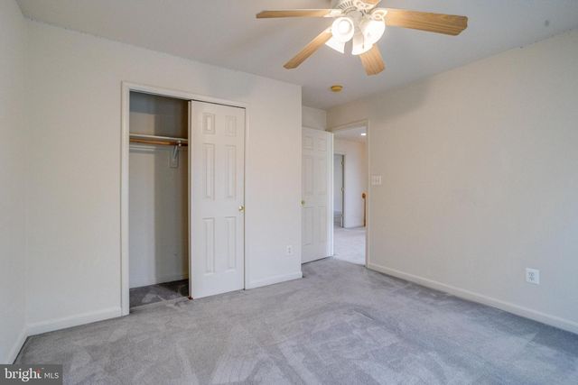 221 SEAMASTER RD, Essex, MD 21221