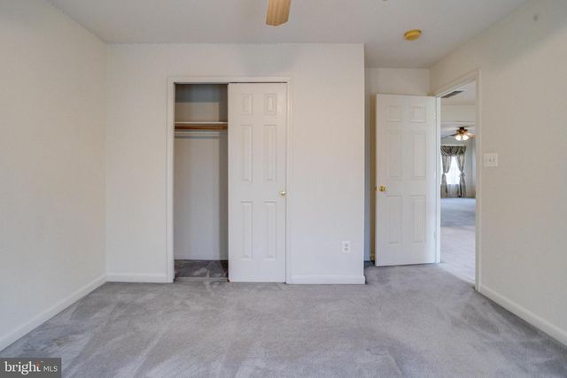 221 SEAMASTER RD, Essex, MD 21221