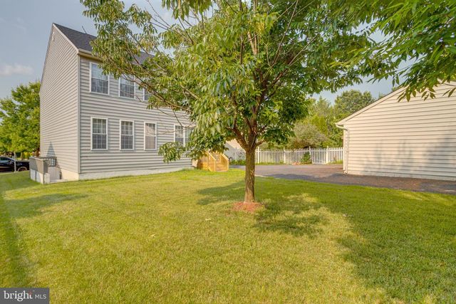 221 SEAMASTER RD, Essex, MD 21221