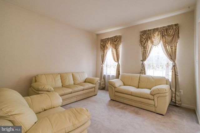 221 SEAMASTER RD, Essex, MD 21221