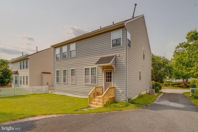 221 SEAMASTER RD, Essex, MD 21221
