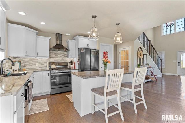 1701 Spartan Drive, Chatham, IL 62629