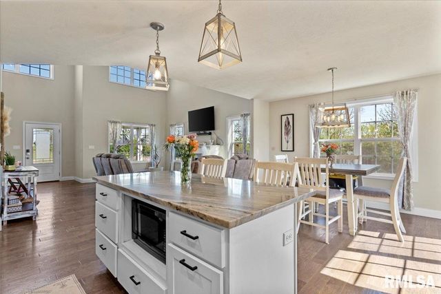 1701 Spartan Drive, Chatham, IL 62629