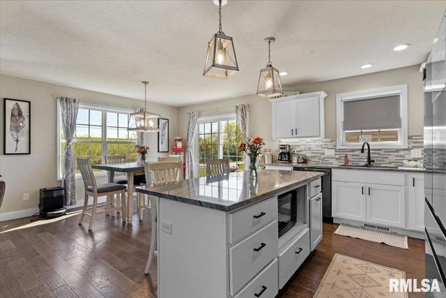 1701 Spartan Drive, Chatham, IL 62629
