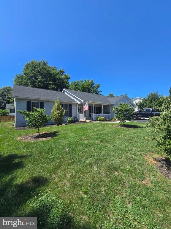 84 ORIOLE LN, Falling Waters, WV 25419