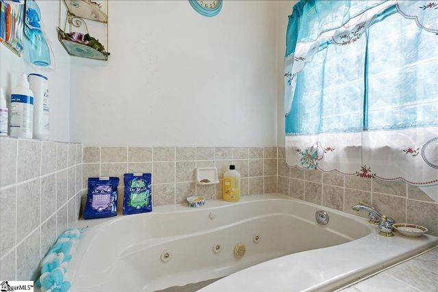 185 Williams Drive, Campobello, SC 29322