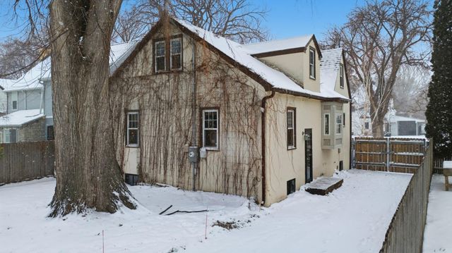 1510 8th Street S, Fargo, ND 58103