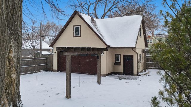 1510 8th Street S, Fargo, ND 58103