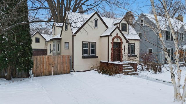 1510 8th Street S, Fargo, ND 58103