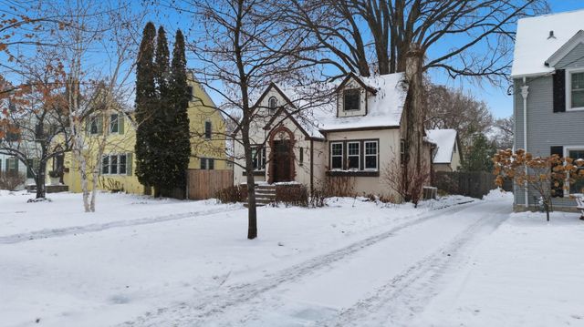 1510 8th Street S, Fargo, ND 58103