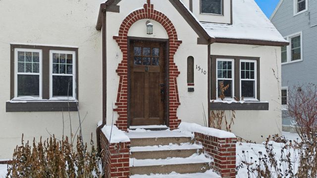 1510 8th Street S, Fargo, ND 58103