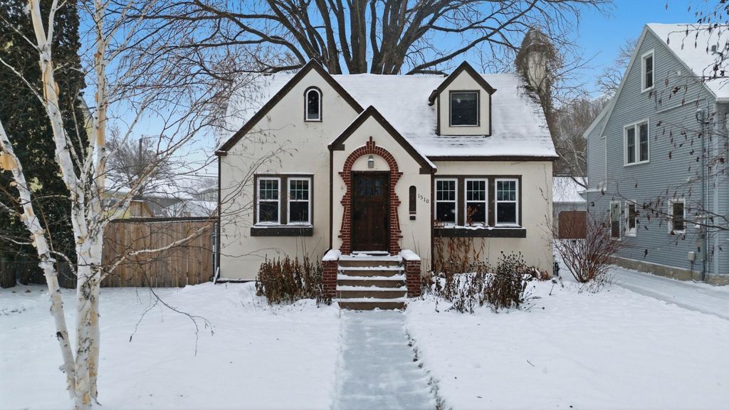 1510 8th Street S, Fargo, ND 58103