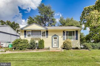 2304 PORTER AVE, Suitland, MD 20746