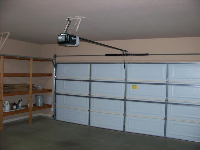 1400 T H Johnson DR, Taylor, TX 76574