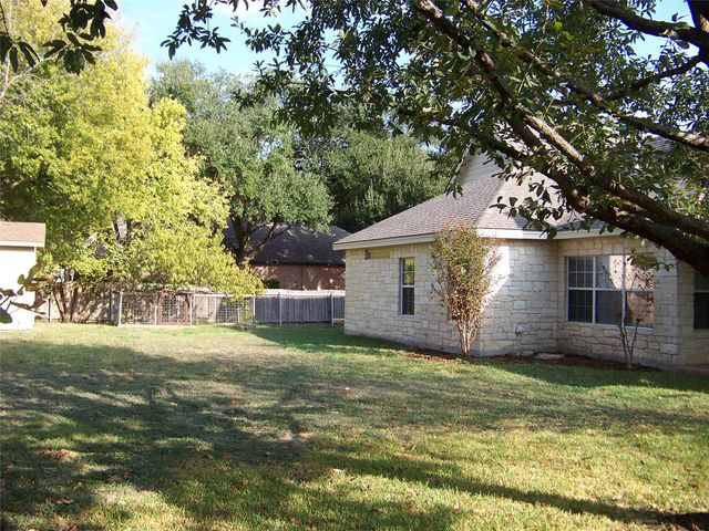 1400 T H Johnson DR, Taylor, TX 76574